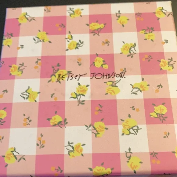 NWT Betsey Johnson Bunny 🐰 Earrings - Picture 2 of 3